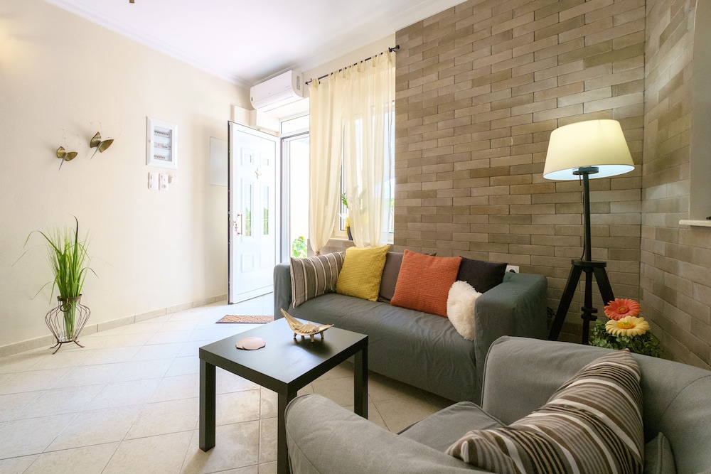 Home with Courtyard in Heart of Old Town view 5