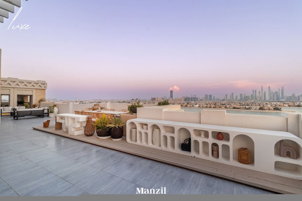 Luxury Sky Villa w Private Pool Sea View in Palm