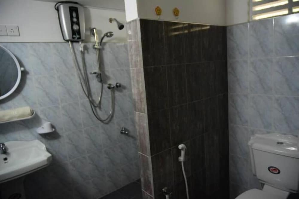Avon Hikkaduwa Guest House