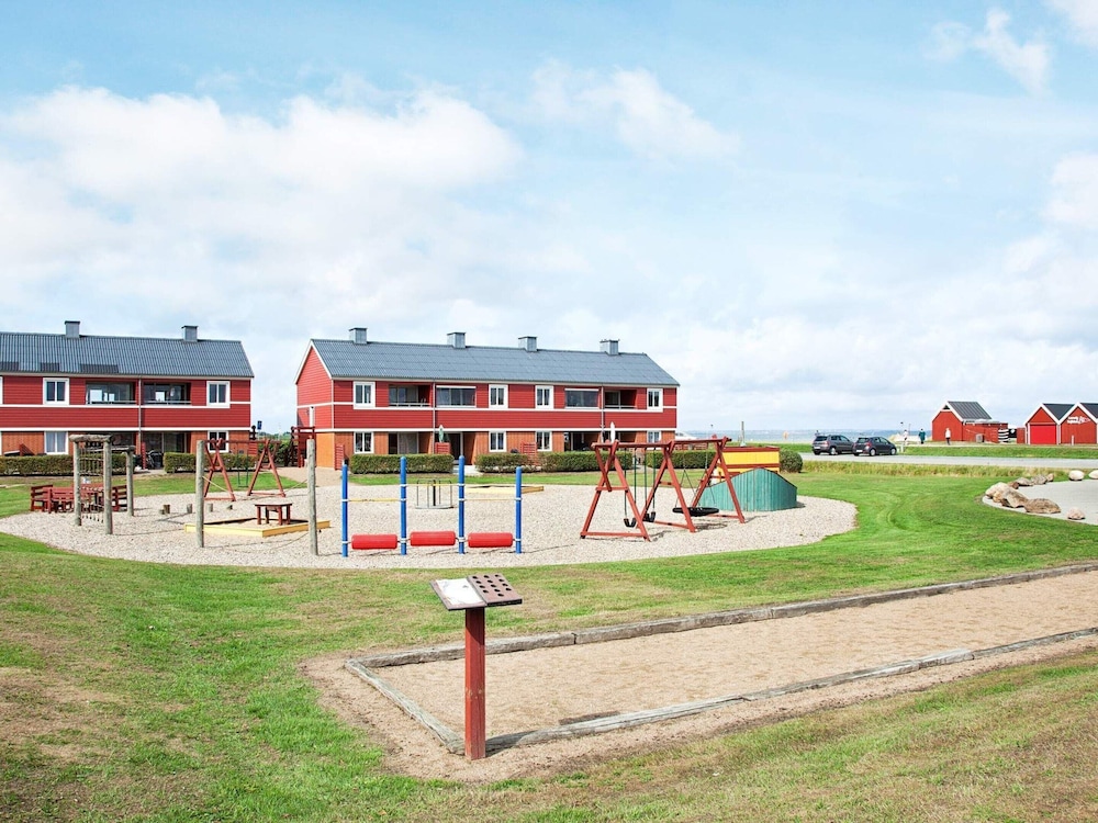 4 Person Holiday Home on a Holiday Park