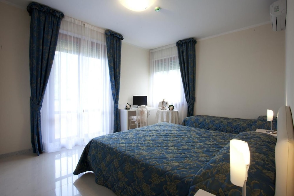 Hotel Ristorante Grappolo D'Oro photo 4