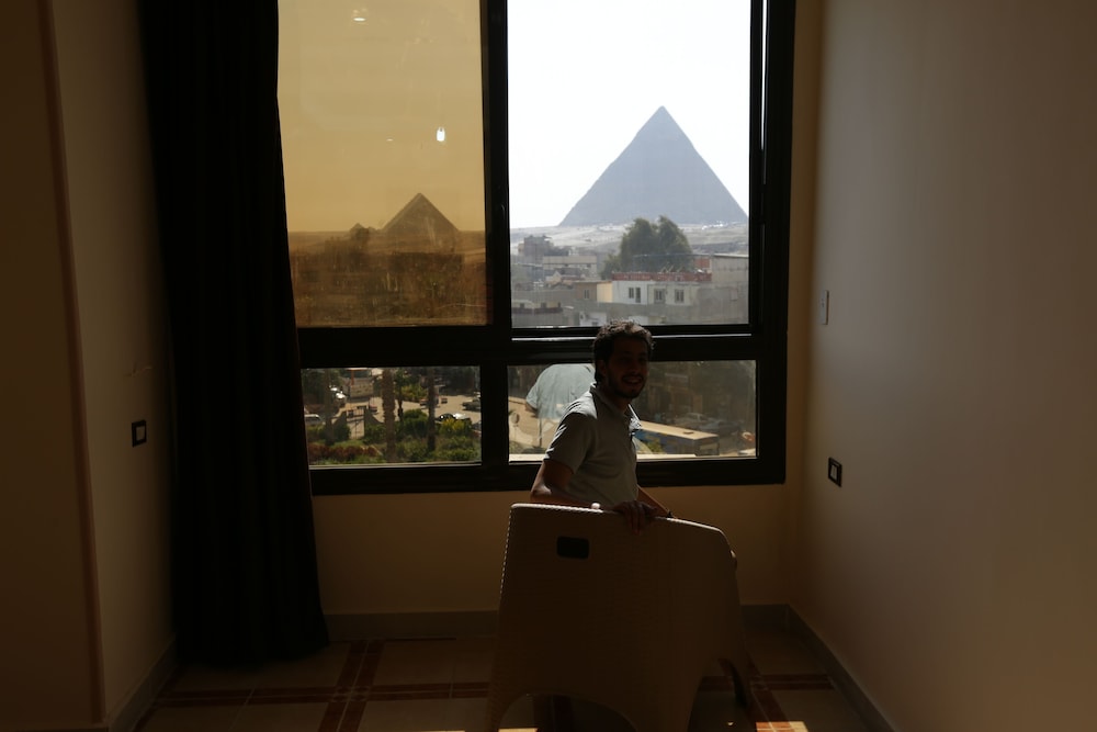 Happy days pyramids inn