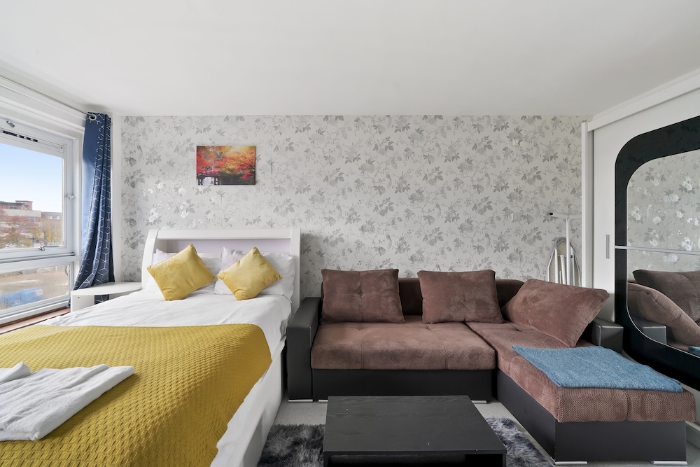 Impeccable 1-bed Apartment in London