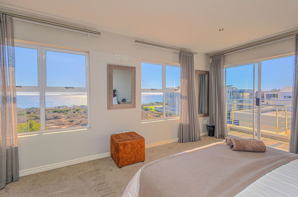Seasons of Serenity, Langebaan 8-sleeper