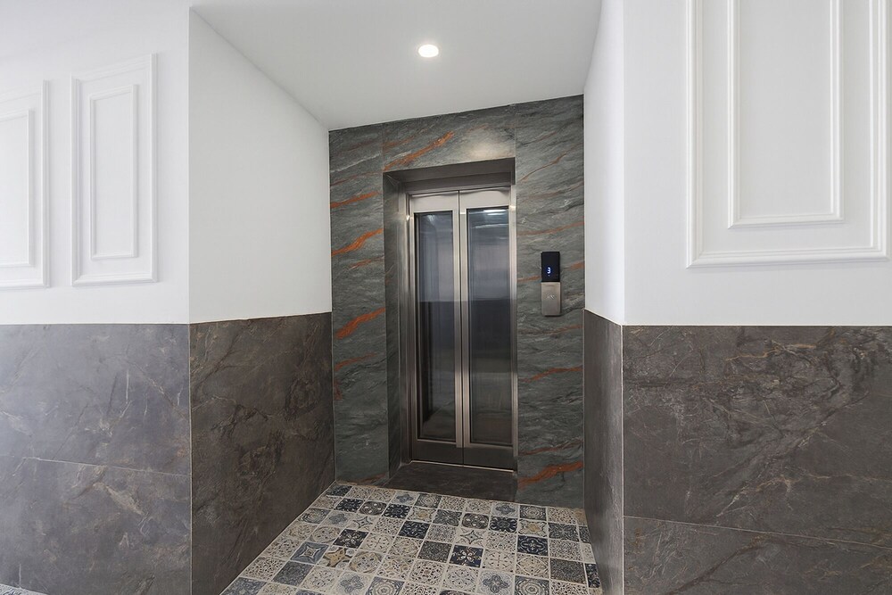 Fabhotel Dream Stay Inn