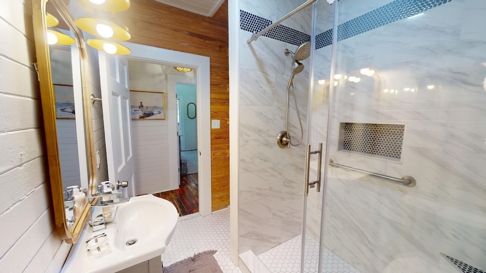 16 6th Avenue by Tybee Vacation Rentals