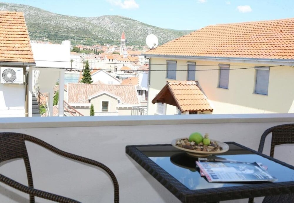 Stjepan - Free Parking - SA4 view 4