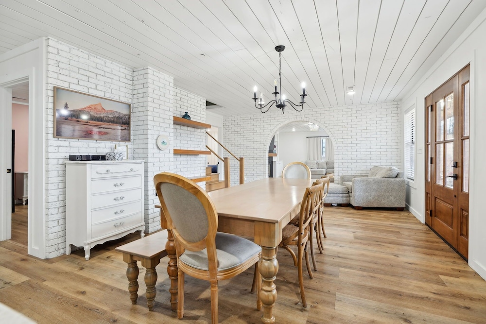 Fox Haven Retreat-modern Cabin-acres of Priv Land