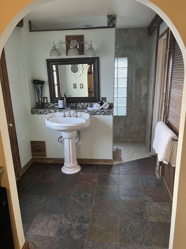Cliff House Lodge B&B