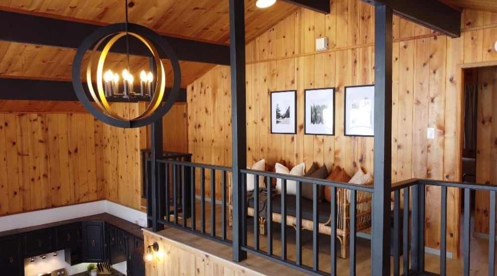The Matterhorn No Service Fees Hottub Fire Pit
