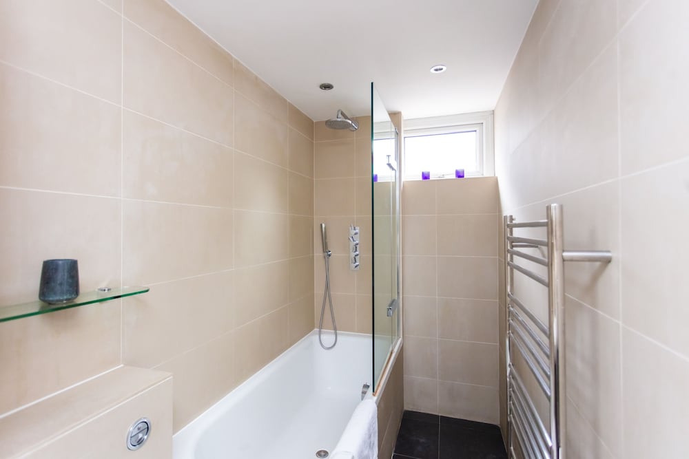 Spacious Central 3 Bedroom Apartment in Old Street