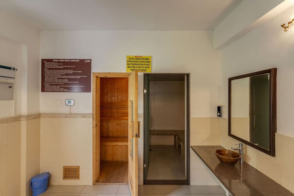 2BR w Pool Sauna 2km to Baga Calangute Beach