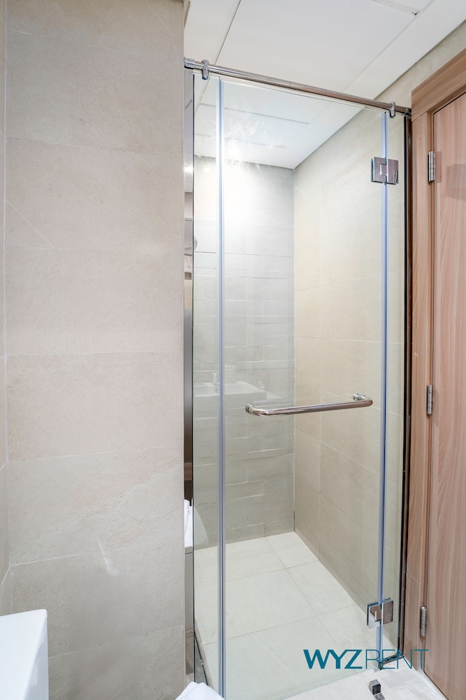 Amazing Studio in Azizi Riviera 9