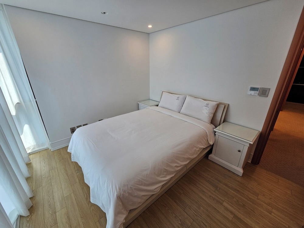 W Residence Hotel Centum City 27