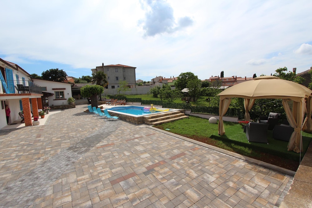 Apartments Midea 2
