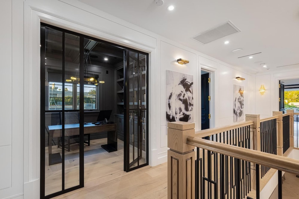 Gardner Modern - Image 3