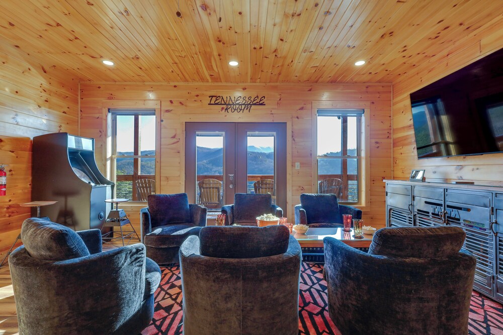 Majestic Mountain Views: Sevierville Escape!