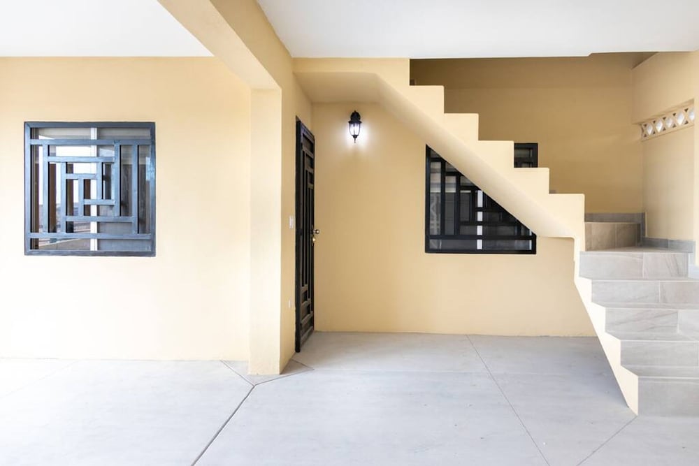 Apartment With Excellent In-town Location 1