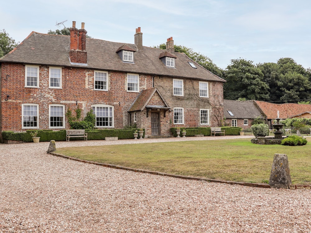 Solton Manor