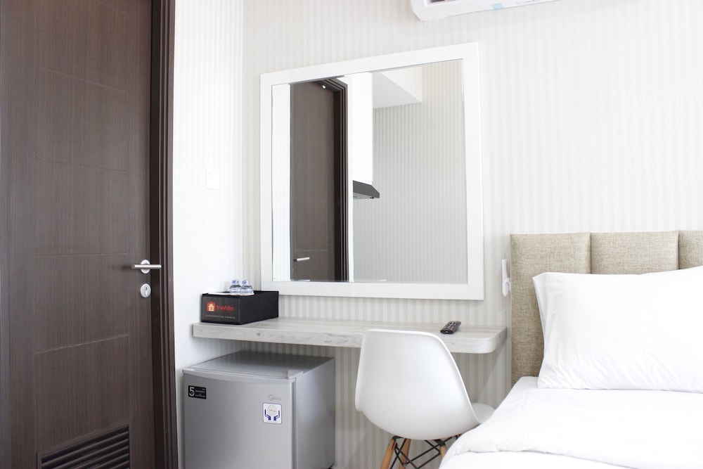 Gorgeous Studio at Mekarwangi Square Apartment with Mountain View view 4
