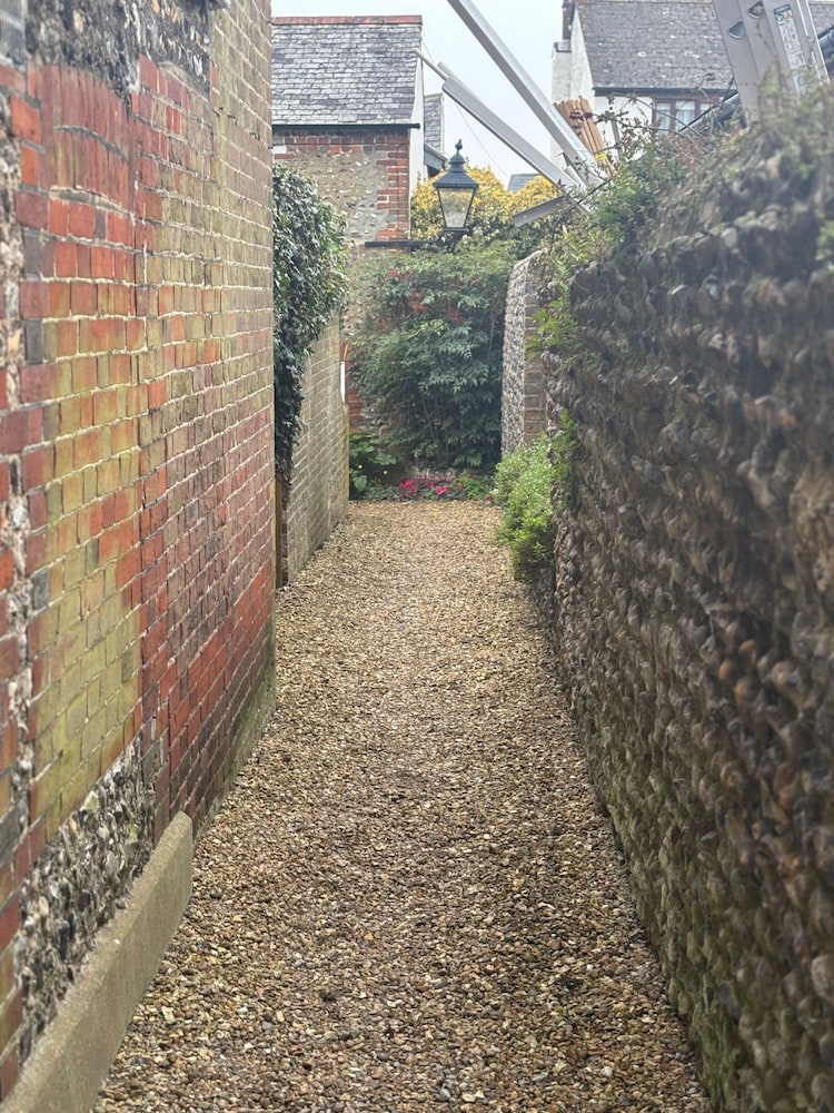 Arundel Cottage Retreat