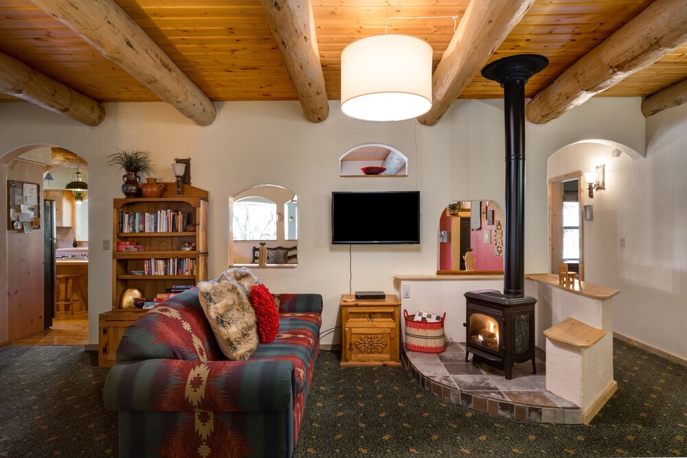 Mariposa Lodge B&B