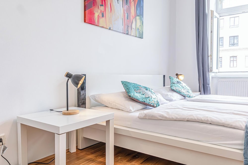Comfy 2BR Flat Belvedere Vicinity