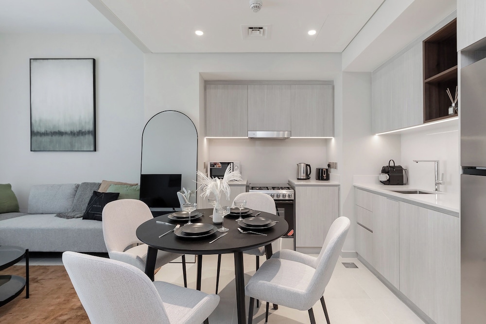 Luxury 1BR at Vida Residences