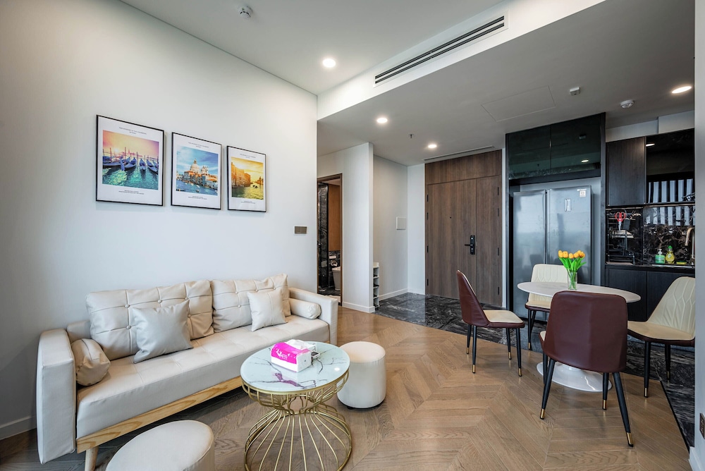 The Lumiere Luxury Citypoint ANGIA
