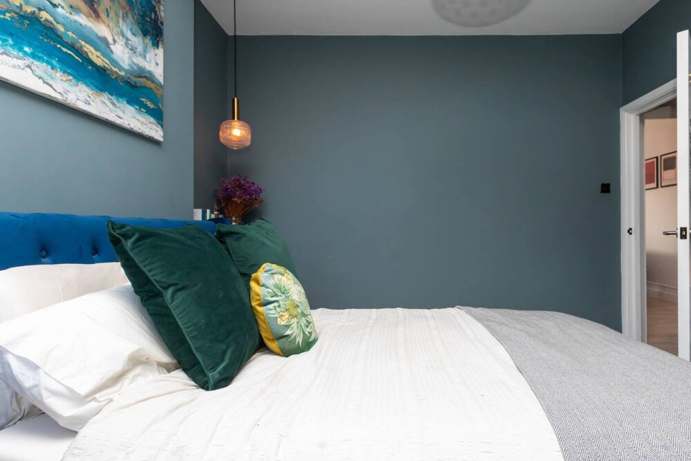 Beautiful, Light and Spacious 2 Bedroom Flat in Clapham