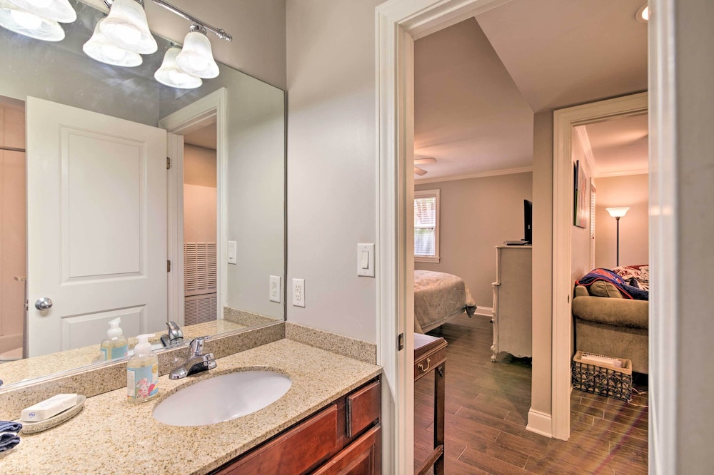 Oxford Vacations - Oxford Condo  1 Mi to Ole Miss  The Grove! - Property Image 18