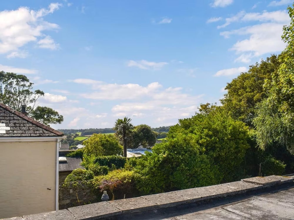 The Hideaway - Spacious 3 Bedroom Apartment