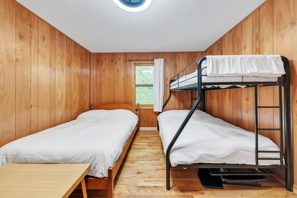 Peaceful Lakefront Getaway On Cayuga Lake 4 Bedroom Cottage