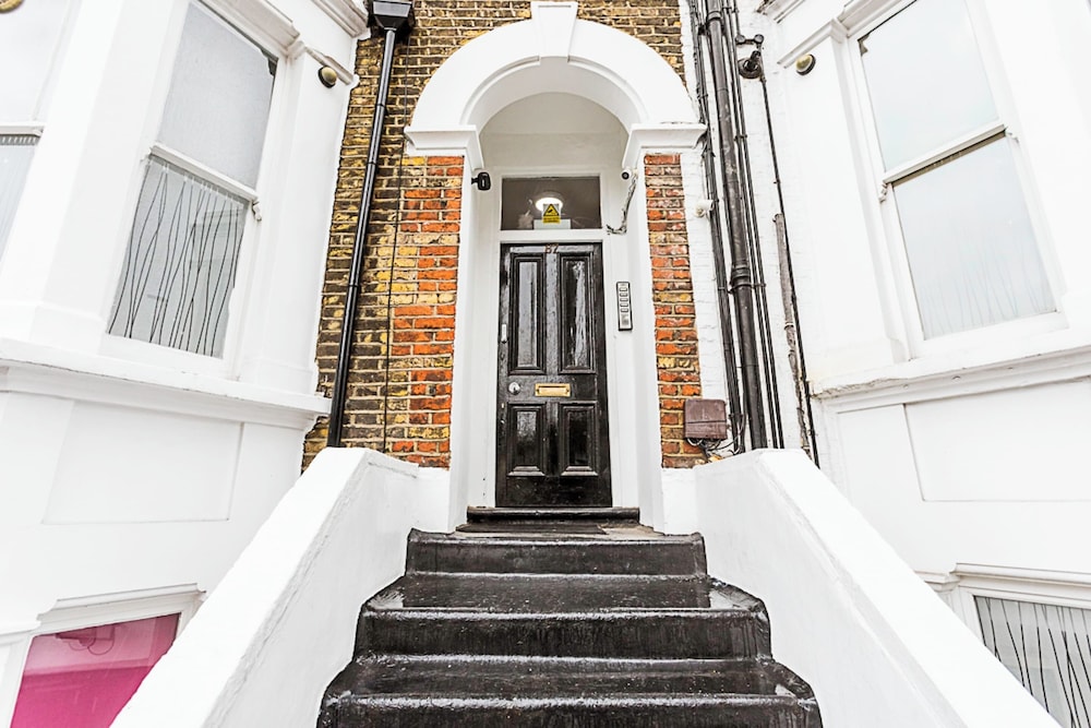 Modern Clapham Apartment