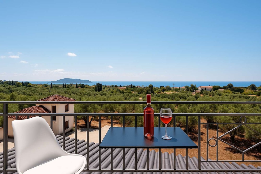 Seaview and Sunsets - Beachside Retreats