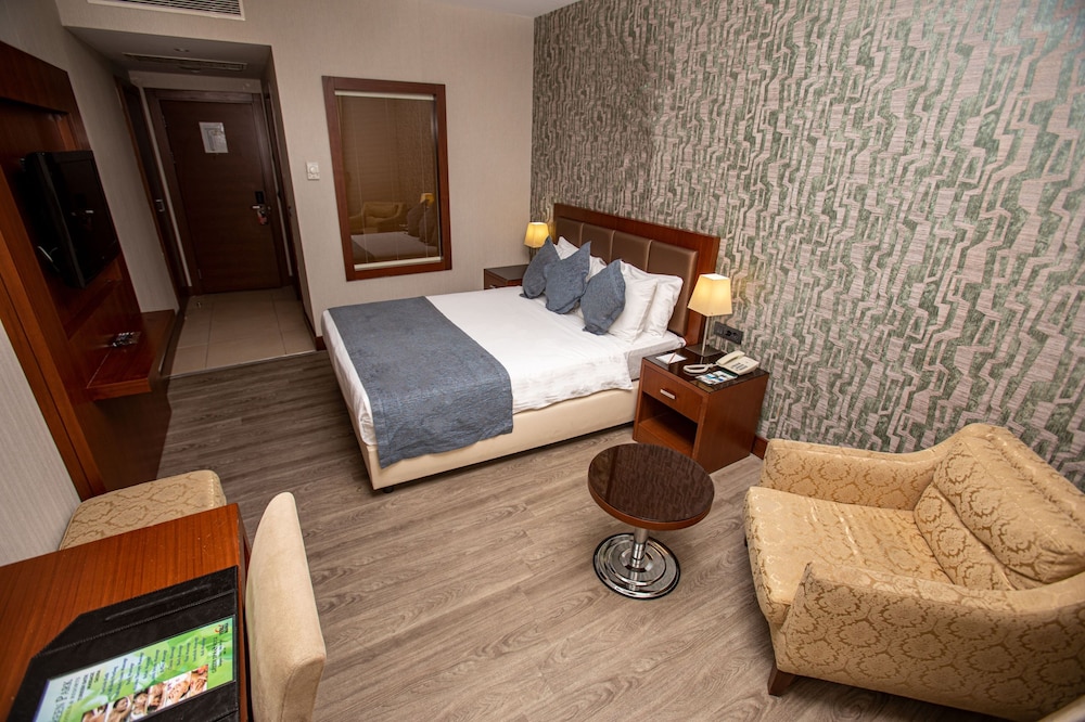 The Green Park Merter - Image 17