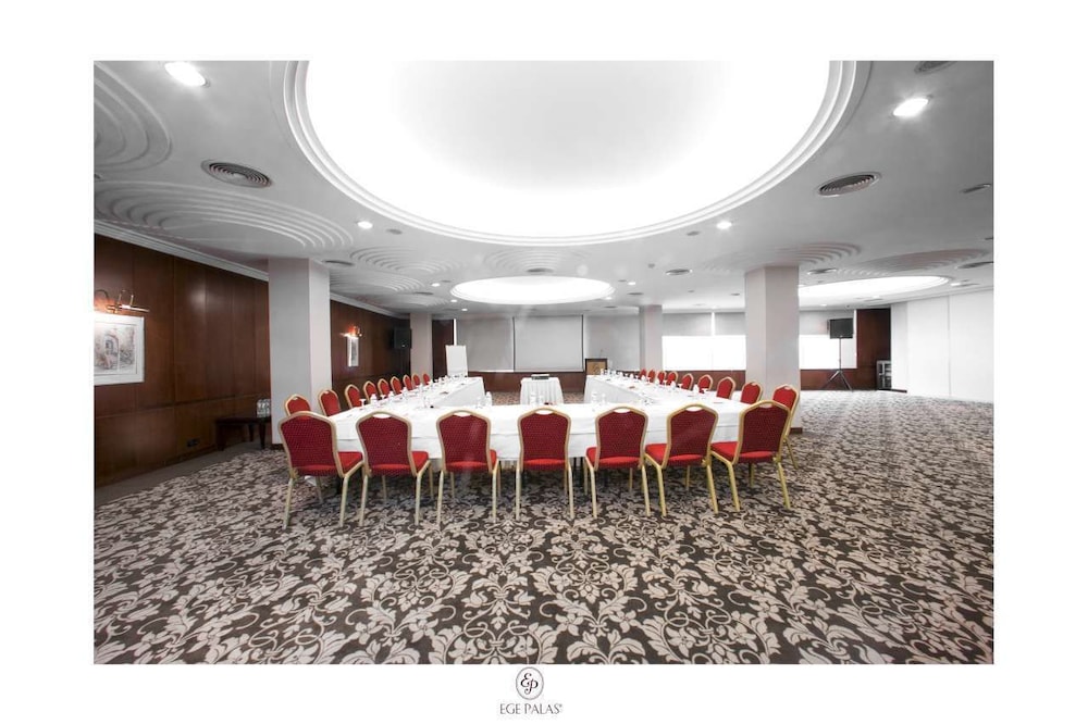 Ege Palas İş Oteli - Image 44