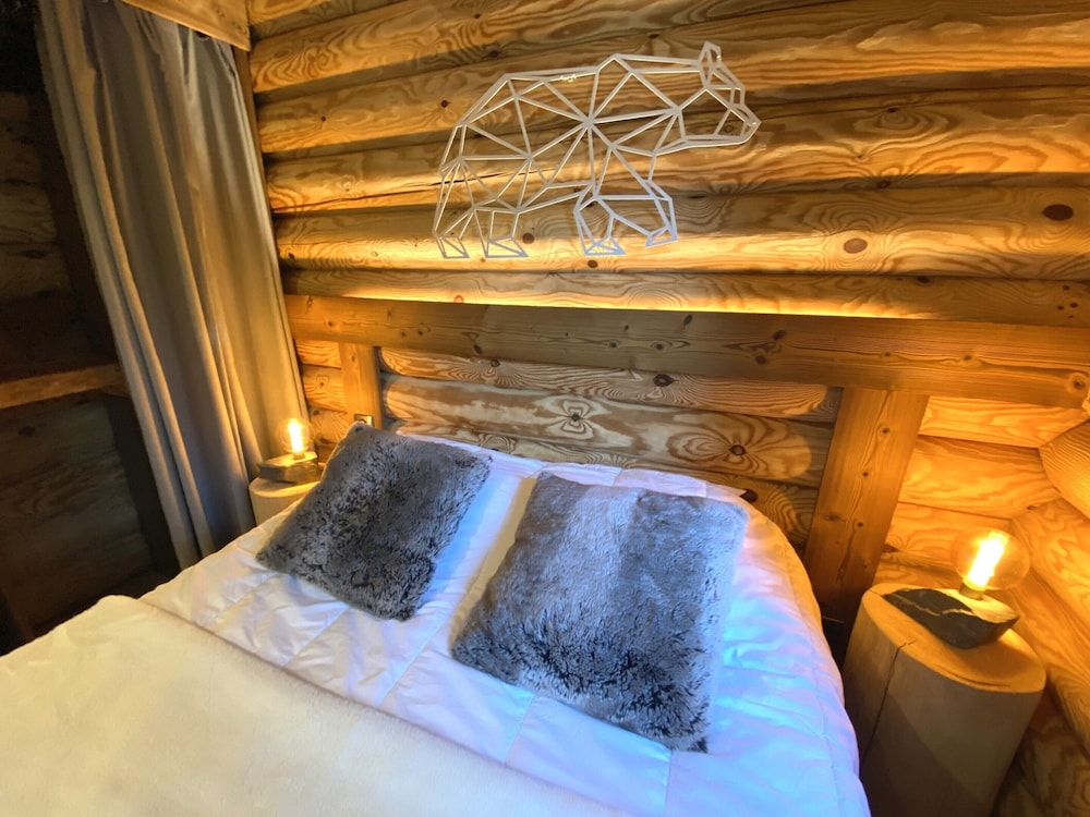 L'ours Blanc Chalet en Rondins