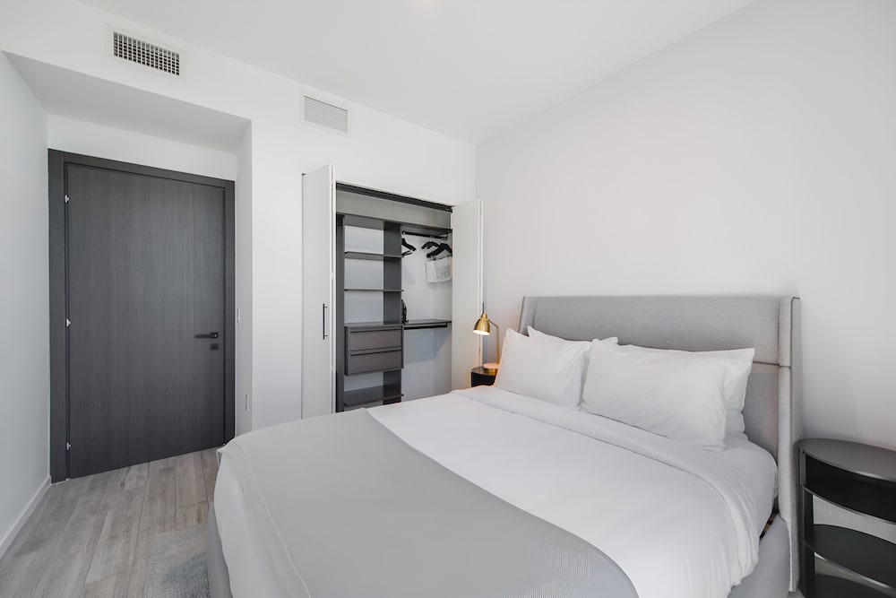 Exquisite Bay View Studio at Miami