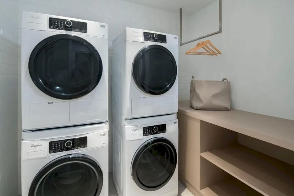 1 Bedroom Beautiful Unit in Prime Location