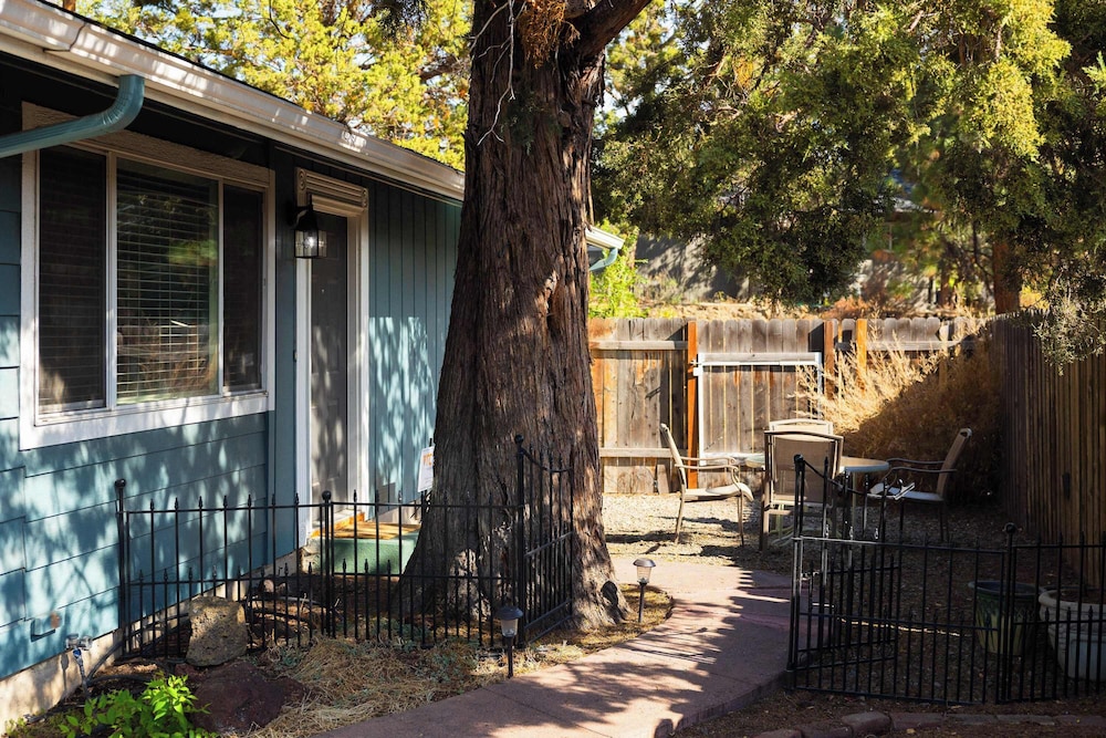 10min to Downtown Bend Chic 2bdr