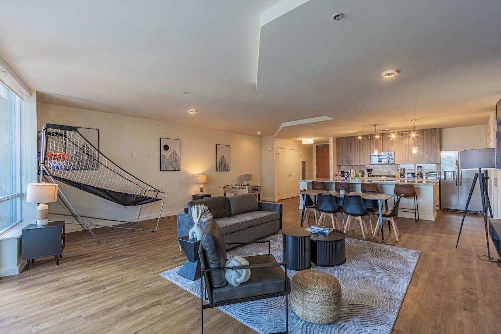 ROVE LIVING/KL - 44 Monroe