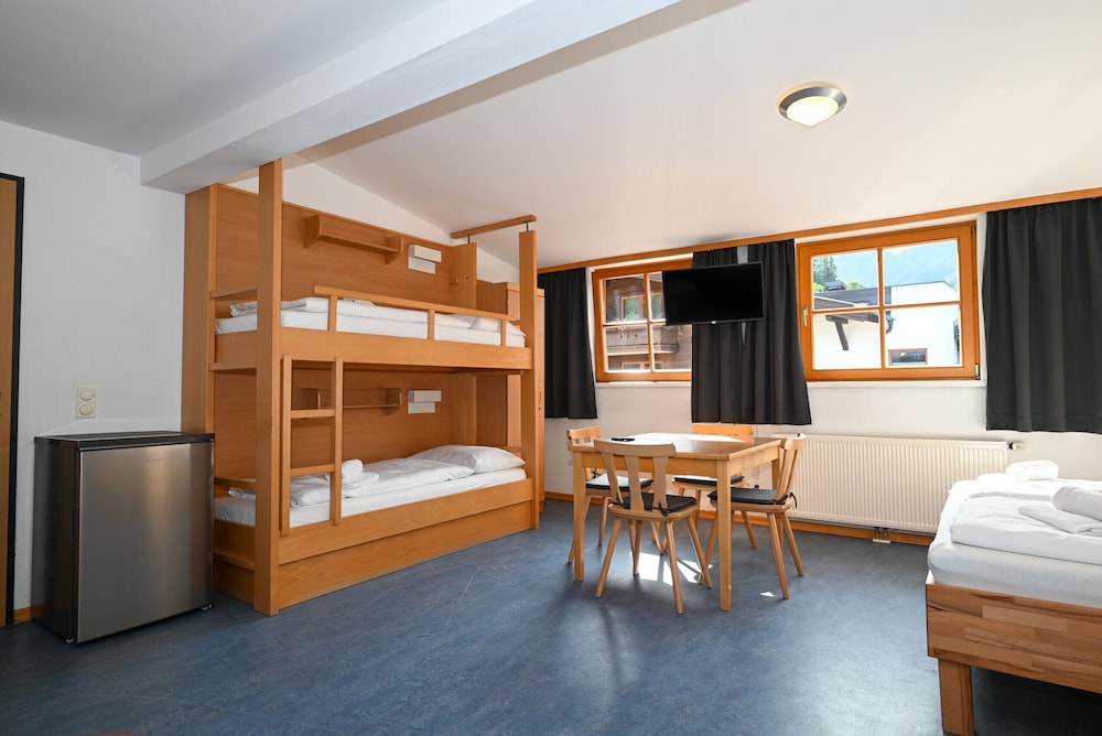 Schmitten 27 - Room 7 200m From ski Lift