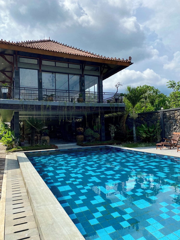 Omnni Villa Borobudur