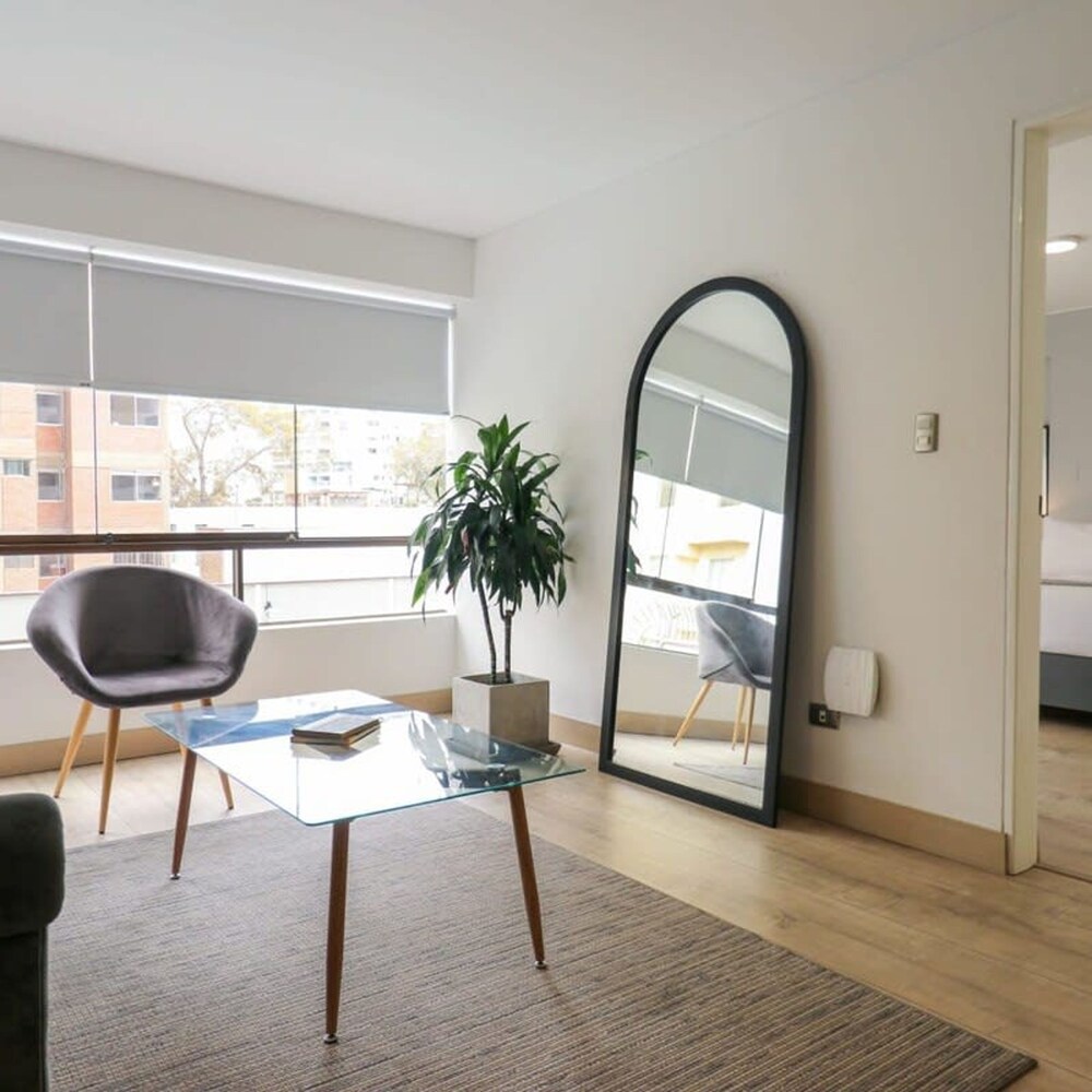 w Stylish 1BR w AC in the Heart of Miraflores view 5