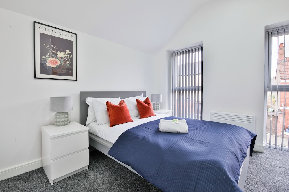 Modern 2 Bed House - Sleeps 4