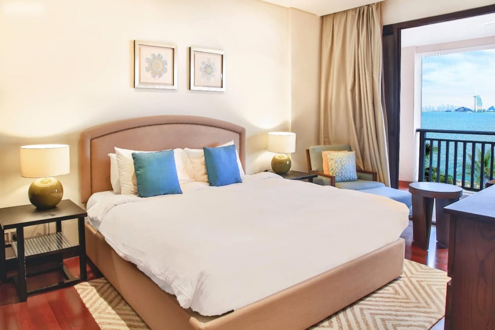 Sea View Super Luxurious Resort at Palm