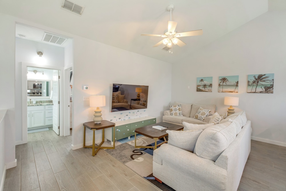 Walk to Whitecap Beach: Corpus Christi Retreat