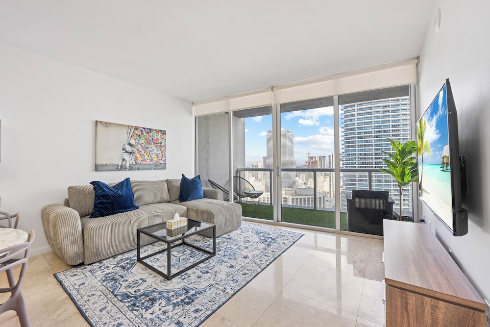 Penthouse ICON W Hotel WaterViews Balcony Brickell