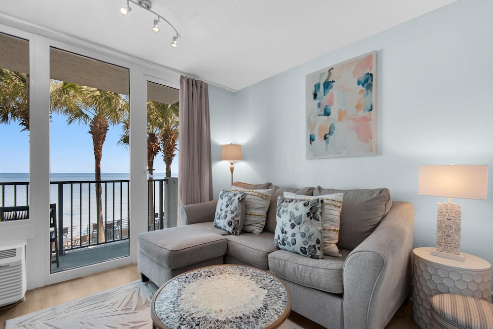 Bayside Inn 6282